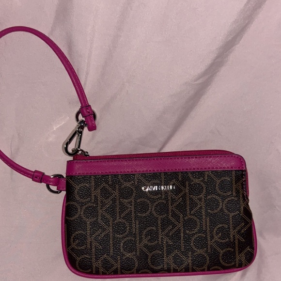 Calvin Klein wristlet - Picture 1 of 7